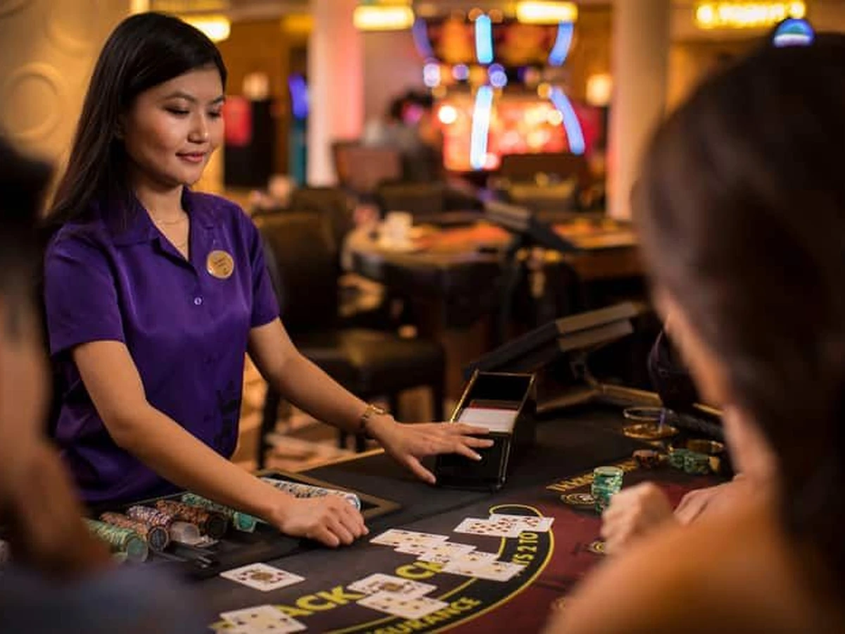 Suasana permainan kasino live dan meja digital LION4D